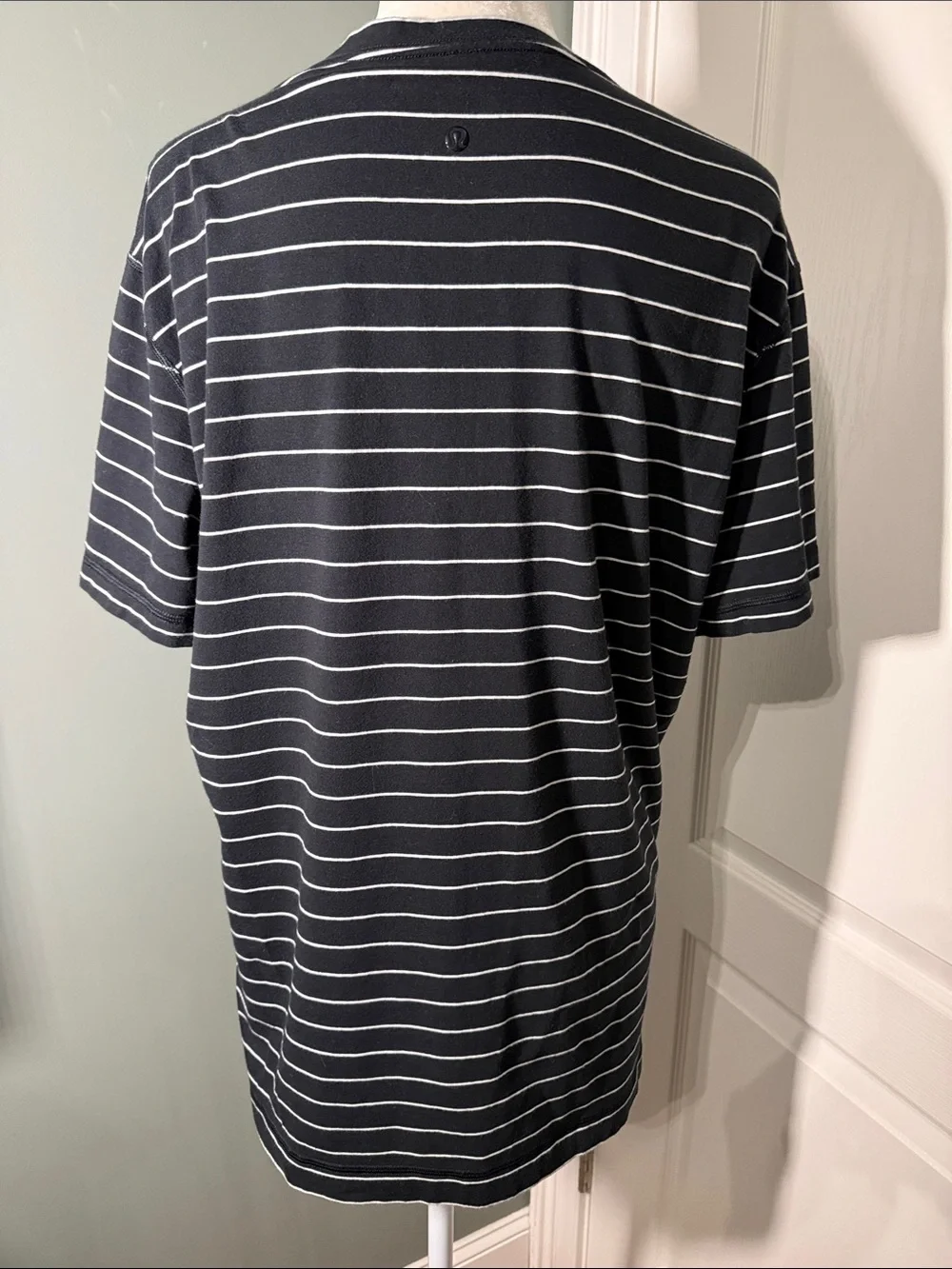 Lululemon Striped V Neck Short Sleeve Tee Black White Size XL Approx